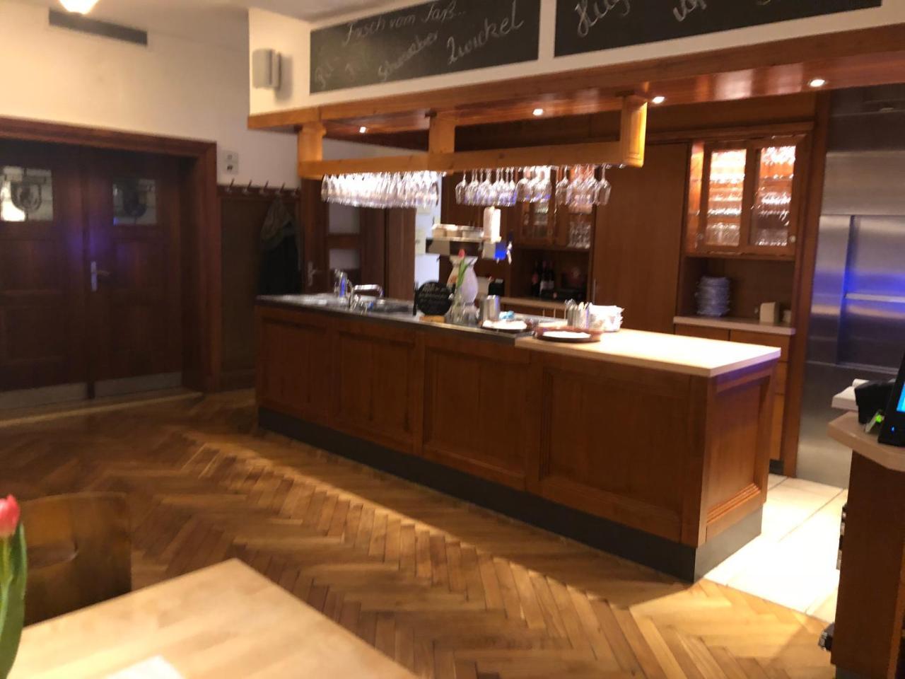 Gasthof Baeren Оксенфурт Экстерьер фото